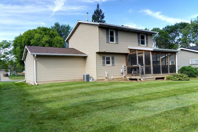 3205 CLOVE Drive, Madison, WI 53704