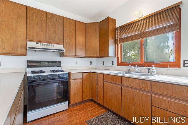 1317 68th Street, South Haven, MI 49090