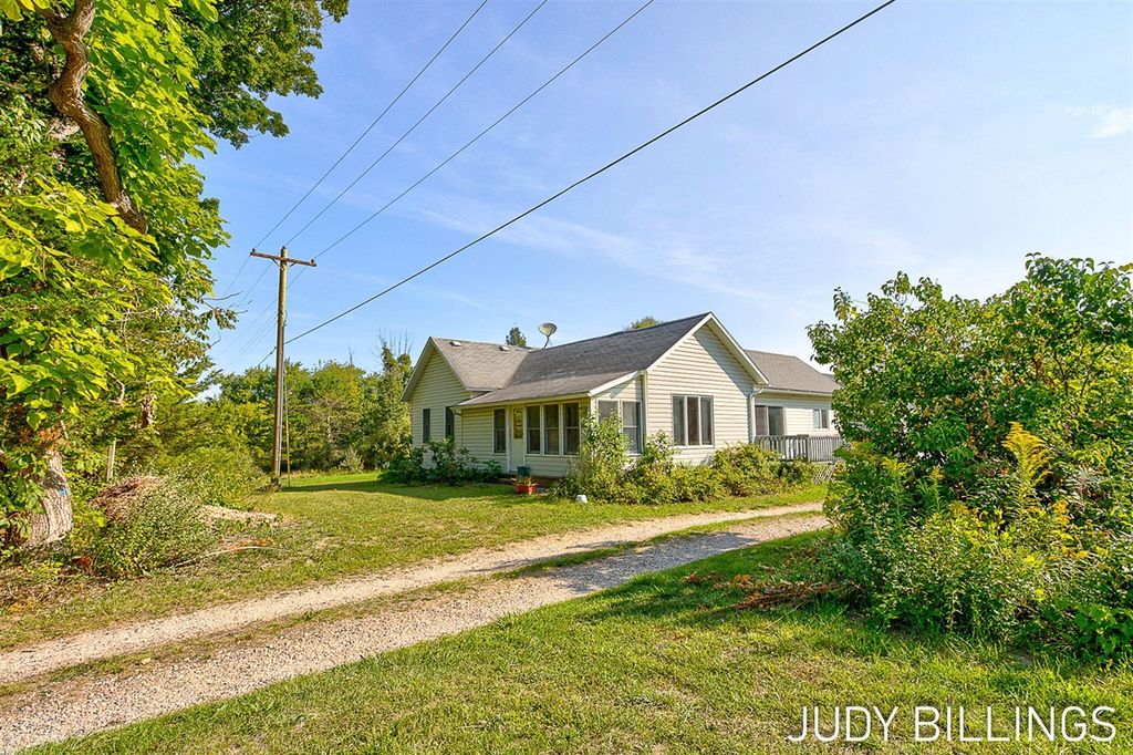 1317 68th Street, South Haven, MI 49090