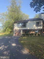 3435 PEBBLE BEACH DR, Wilmington, DE 19808