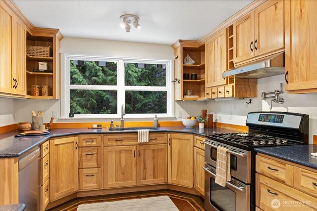 20331 83rd Avenue W, Edmonds, WA 98026