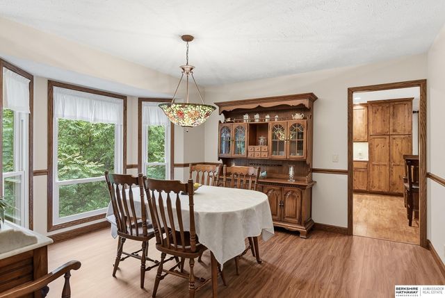 102 Lafayette Lane, Bellevue, NE 68005