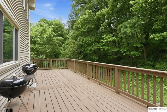 102 Lafayette Lane, Bellevue, NE 68005