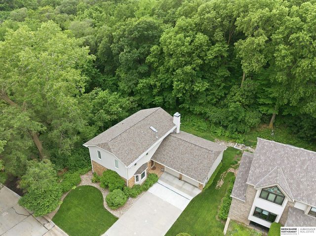 102 Lafayette Lane, Bellevue, NE 68005