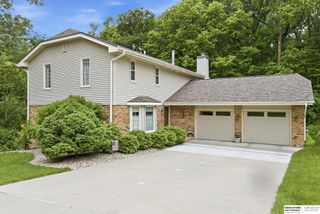 102 Lafayette Lane, Bellevue, NE 68005