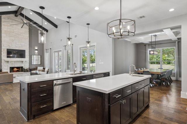 408 Old Pecan LN, Leander, TX 78641