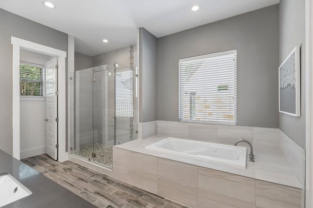 408 Old Pecan LN, Leander, TX 78641