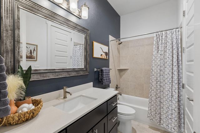408 Old Pecan LN, Leander, TX 78641