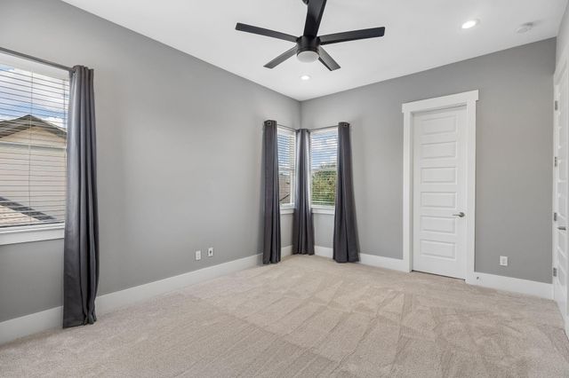408 Old Pecan LN, Leander, TX 78641
