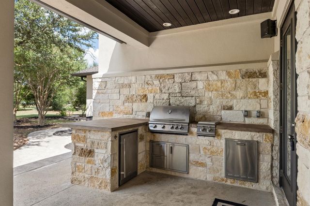 408 Old Pecan LN, Leander, TX 78641