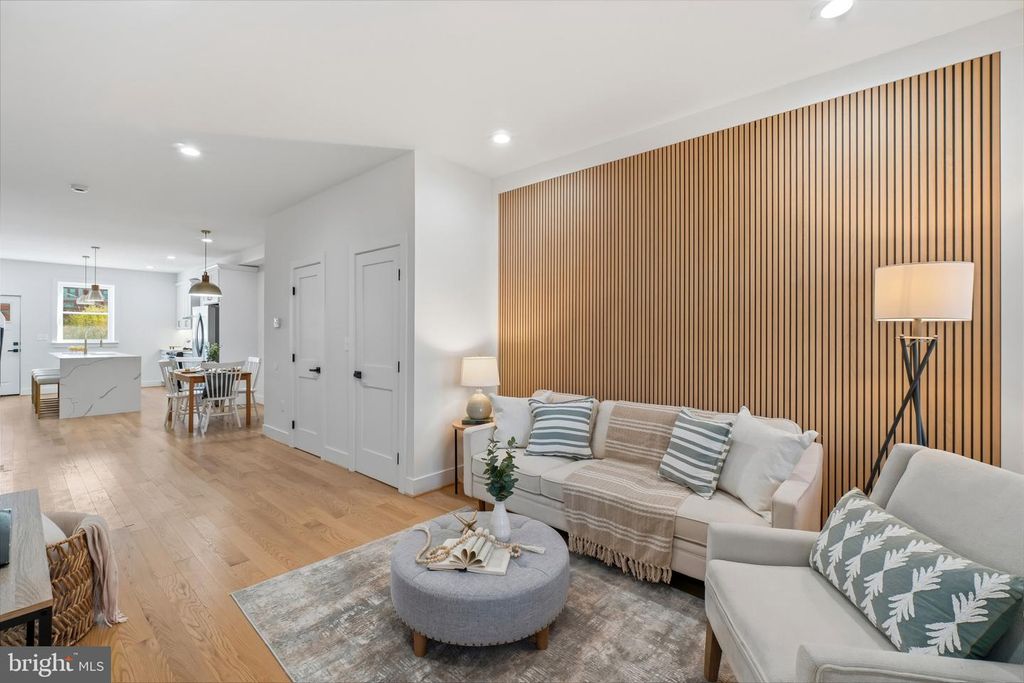 3923 ROLAND AVE, Baltimore, MD 21211