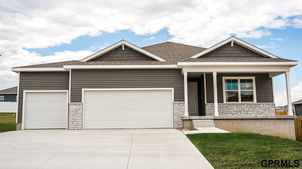 17031 Craig Street, Bennington, NE 68007