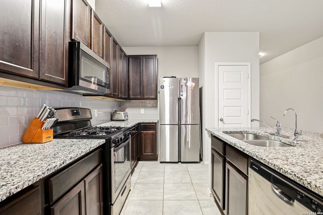 5314 RILEY WAY, St Hedwig, TX 78152