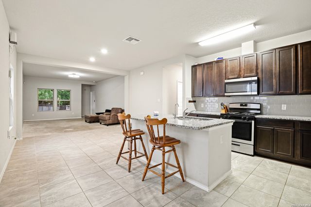 5314 RILEY WAY, St Hedwig, TX 78152