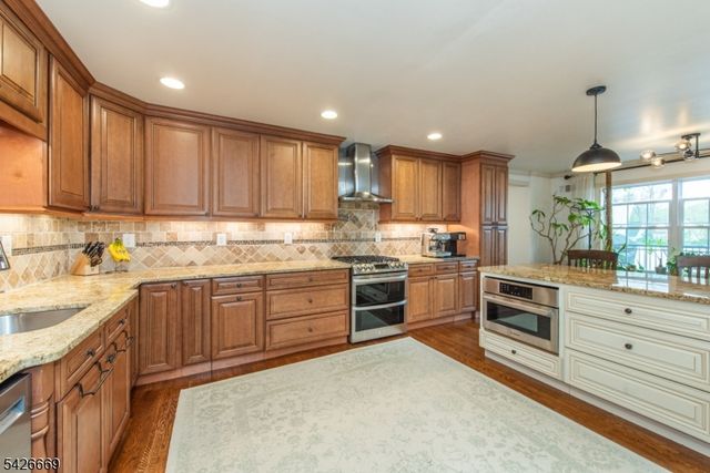 29 Van Duyne Ave, Wayne Twp., NJ 07470