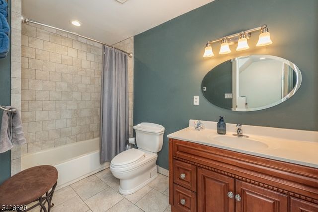 29 Van Duyne Ave, Wayne Twp., NJ 07470