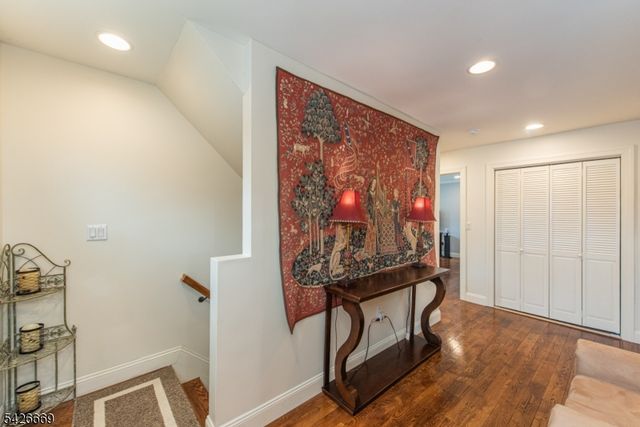 29 Van Duyne Ave, Wayne Twp., NJ 07470