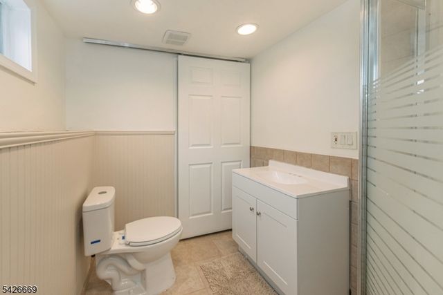 29 Van Duyne Ave, Wayne Twp., NJ 07470