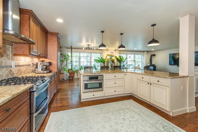 29 Van Duyne Ave, Wayne Twp., NJ 07470