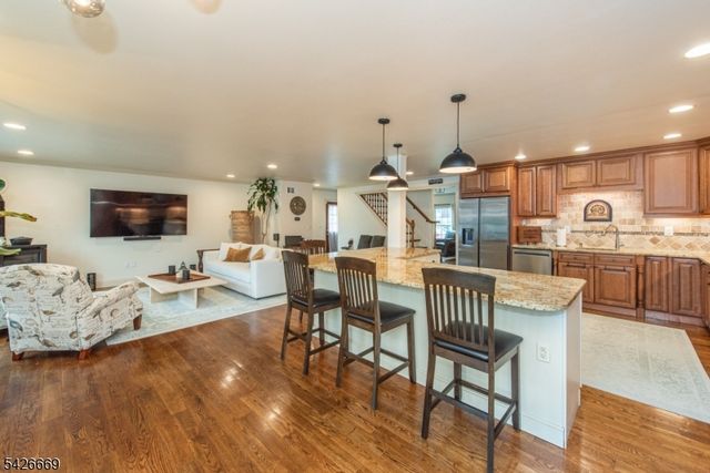 29 Van Duyne Ave, Wayne Twp., NJ 07470
