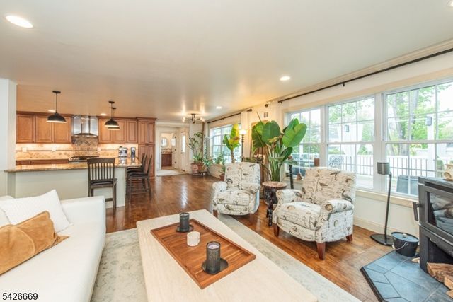 29 Van Duyne Ave, Wayne Twp., NJ 07470
