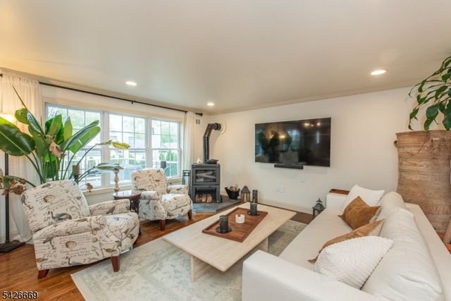 29 Van Duyne Ave, Wayne Twp., NJ 07470