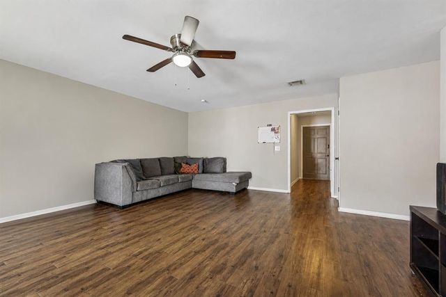 8005 Wilshire Hills Drive, Oklahoma City, OK 73132