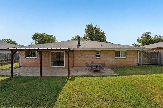 8005 Wilshire Hills Drive, Oklahoma City, OK 73132