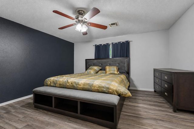 8005 Wilshire Hills Drive, Oklahoma City, OK 73132
