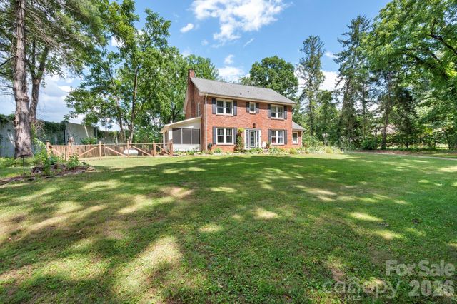 29 Chance Cove Lane, Asheville, NC 28806