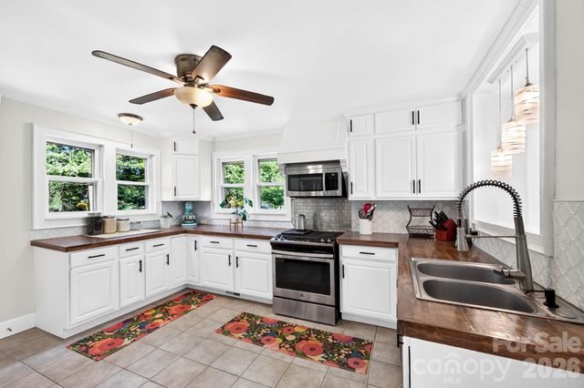 29 Chance Cove Lane, Asheville, NC 28806