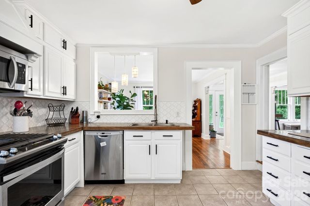 29 Chance Cove Lane, Asheville, NC 28806