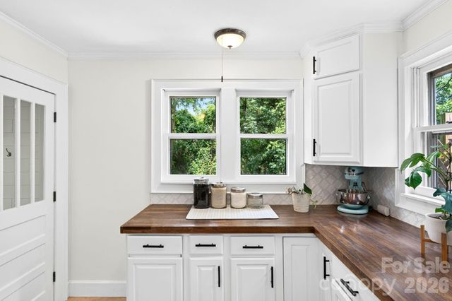 29 Chance Cove Lane, Asheville, NC 28806