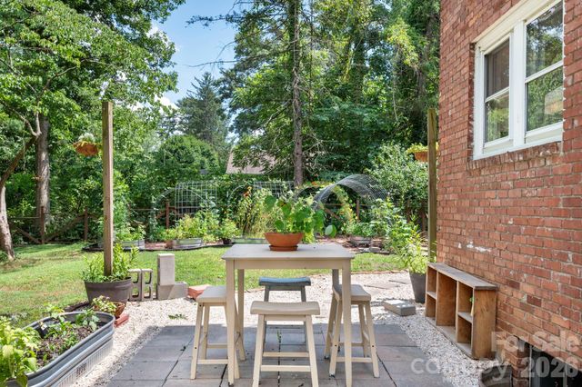 29 Chance Cove Lane, Asheville, NC 28806