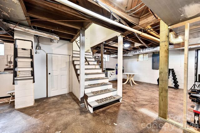 29 Chance Cove Lane, Asheville, NC 28806