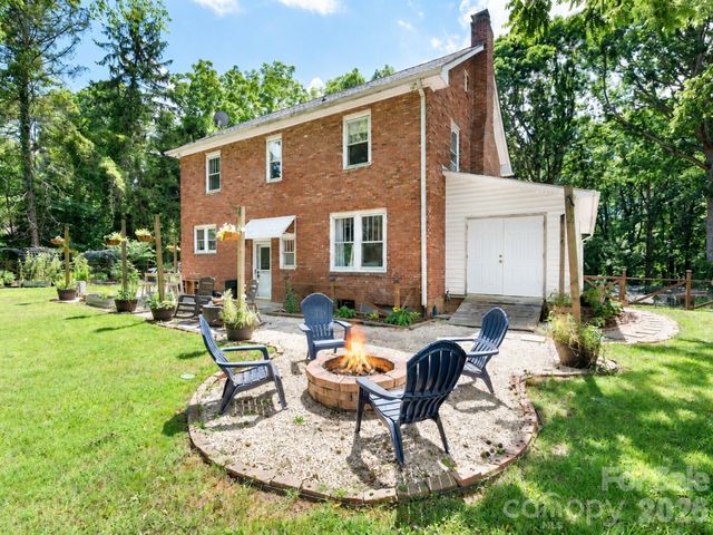 29 Chance Cove Lane, Asheville, NC 28806