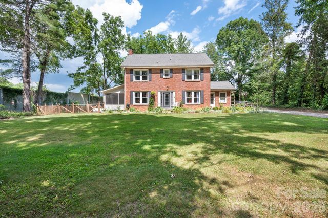 29 Chance Cove Lane, Asheville, NC 28806