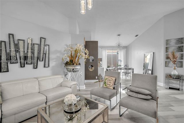 6471 NW 41st Ter, Coconut Creek, FL 33073