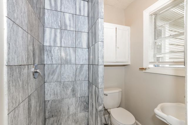 1804 N PARKWAY PKY N, Memphis, TN 38112