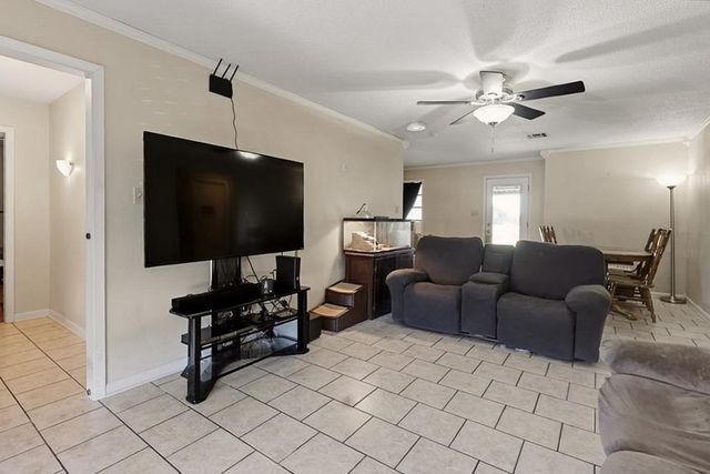 226 Elm Dr, Raceland, LA 70816