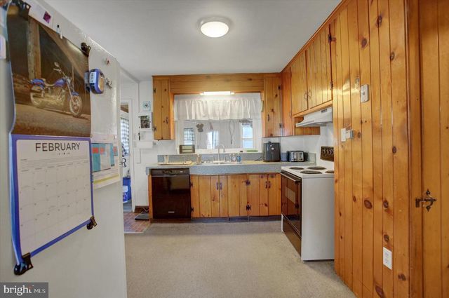 712 STANLEY AVENUE, Chambersburg, PA 17201