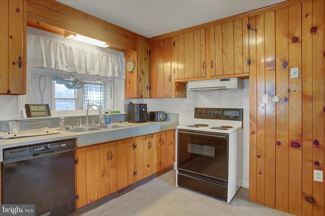 712 STANLEY AVENUE, Chambersburg, PA 17201