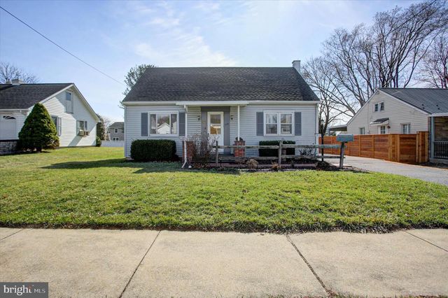 712 STANLEY AVENUE, Chambersburg, PA 17201