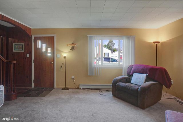 712 STANLEY AVENUE, Chambersburg, PA 17201