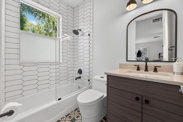 116 Santiago Drive, Jupiter, FL 33458