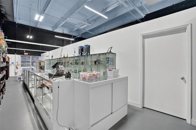 Wholesale, Distribution and Smoke Shop for Sale in Flagler, Miami, FL 33126