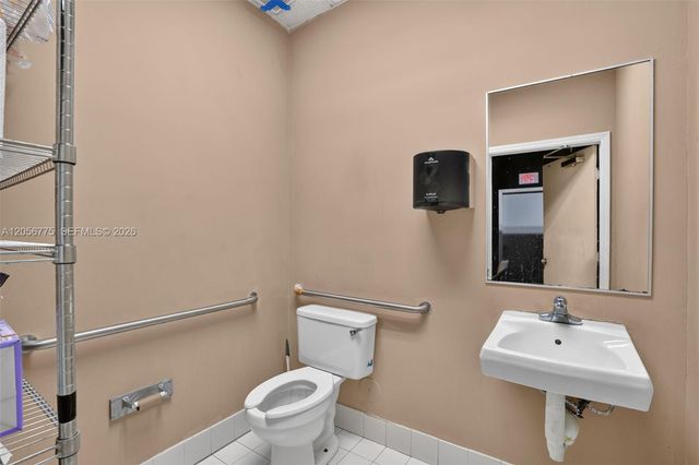 Wholesale, Distribution and Smoke Shop for Sale in Flagler, Miami, FL 33126