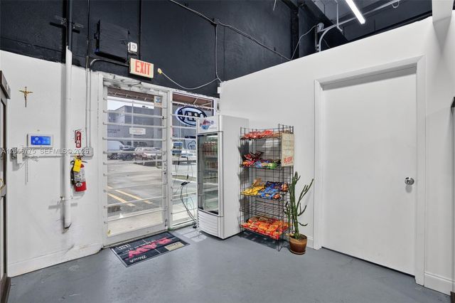 Wholesale, Distribution and Smoke Shop for Sale in Flagler, Miami, FL 33126