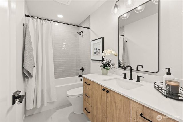 1131 B NW 60th Street, Seattle, WA 98107