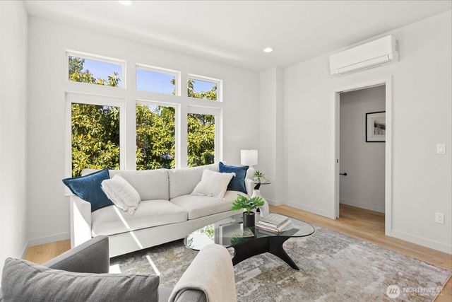 1131 B NW 60th Street, Seattle, WA 98107